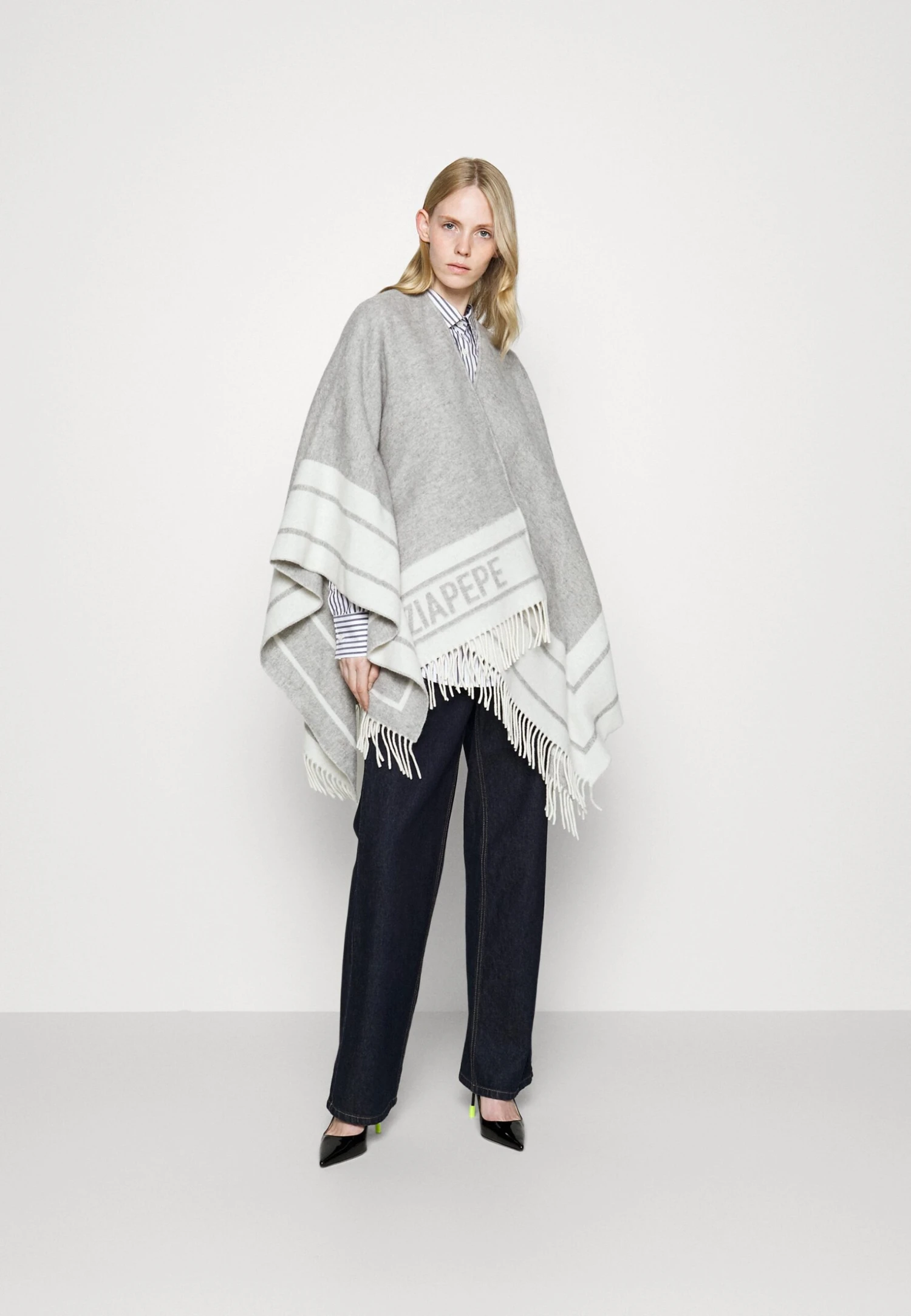 Patrizia Pepe Poncho - Poncho - Grey/White 2 Patrizia Pepe Poncho - Poncho - Grey/White - Afbeelding 2