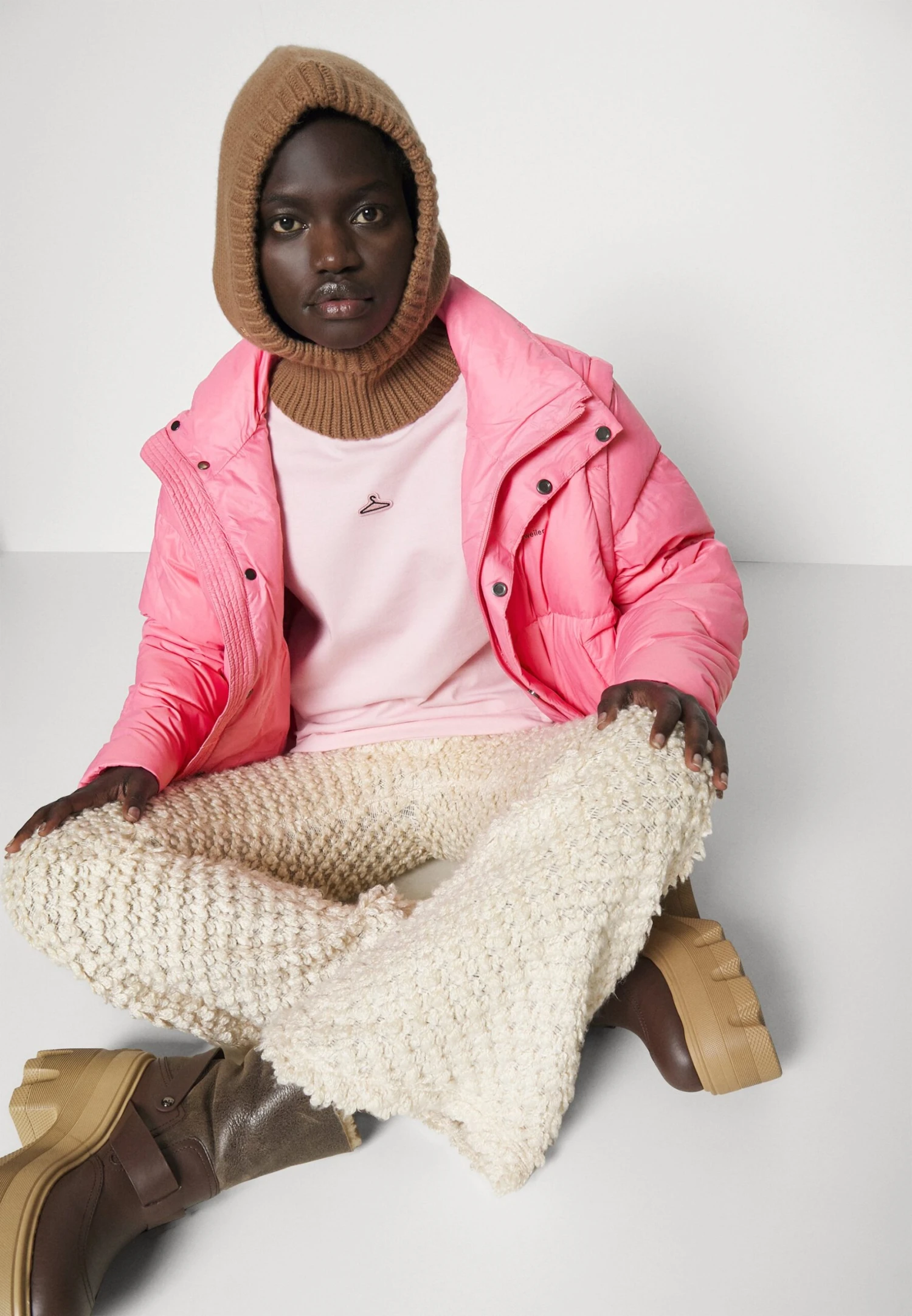 Holzweiler Mads Short Puffer - Gewatteerde Jas - Pink 5 Holzweiler Mads Short Puffer - Gewatteerde Jas - Pink - Afbeelding 5