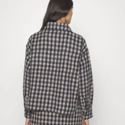 Marc O'Polo Overshirt Boxy Shape Modernshirt Details Vichy- Jas - Multi 10 Marc O'Polo Overshirt Boxy Shape Modernshirt Details Vichy- Jas - Multi -Aanbiedingen Mode Toon Winkel 2271e8b1992342f88b075ff01f18914c scaled