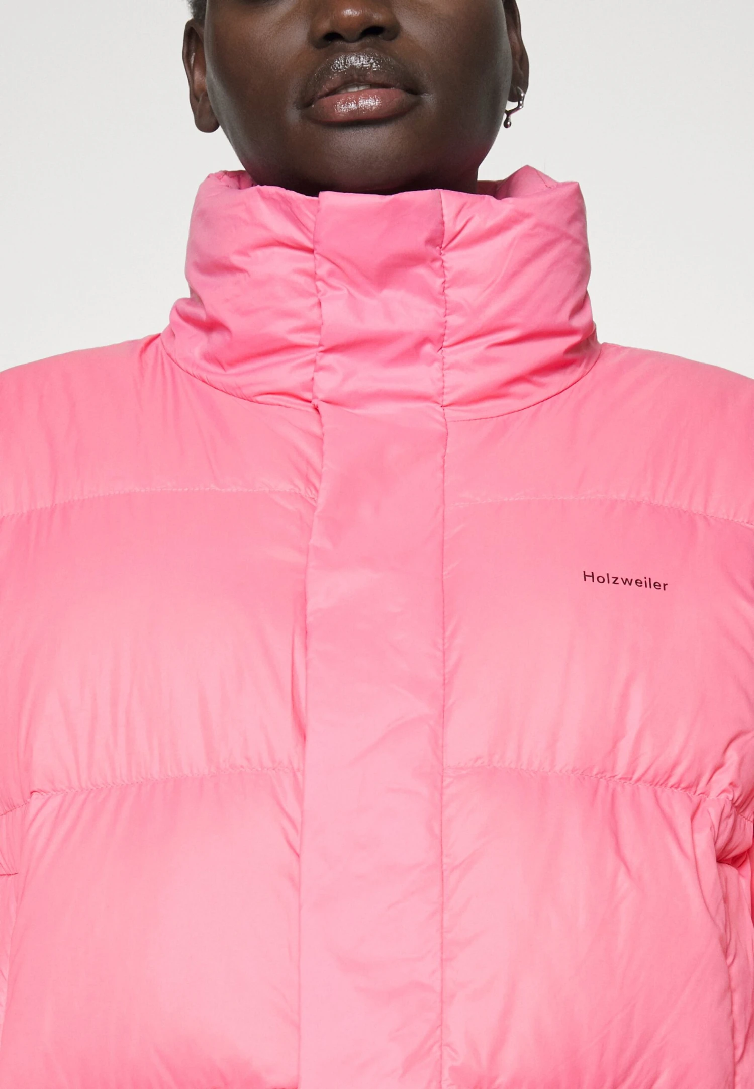 Holzweiler Mads Short Puffer - Gewatteerde Jas - Pink 7 Holzweiler Mads Short Puffer - Gewatteerde Jas - Pink - Afbeelding 7