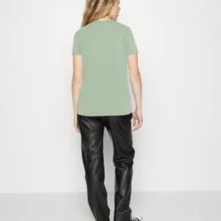 Vila Vipure Love- T-Shirt Print - Desert Sage 8 Vila Vipure Love- T-Shirt Print - Desert Sage -Aanbiedingen Mode Toon Winkel 448a344f5c5b42359d84640729ba2e8f scaled