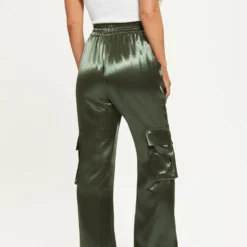 Guess Relaxed Fit - Cargobroek - Grün -Aanbiedingen Mode Toon Winkel 5385ffdb0f194c41a8cd848c11c940c8