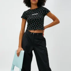 Koton Crew Neck Short Sleeve Crop- T-Shirt Print - Black 9 Koton Crew Neck Short Sleeve Crop- T-Shirt Print - Black -Aanbiedingen Mode Toon Winkel 689363b3b5bc495b9184aae852e1afb8 scaled