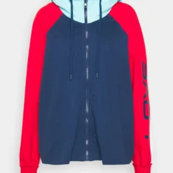 LOVE MOSCHINO Trainingsvest - Dark Blue/Red/White 10 LOVE MOSCHINO Trainingsvest - Dark Blue/Red/White -Aanbiedingen Mode Toon Winkel 8273a9b1a64f4bd9b4b766841c429c01 scaled