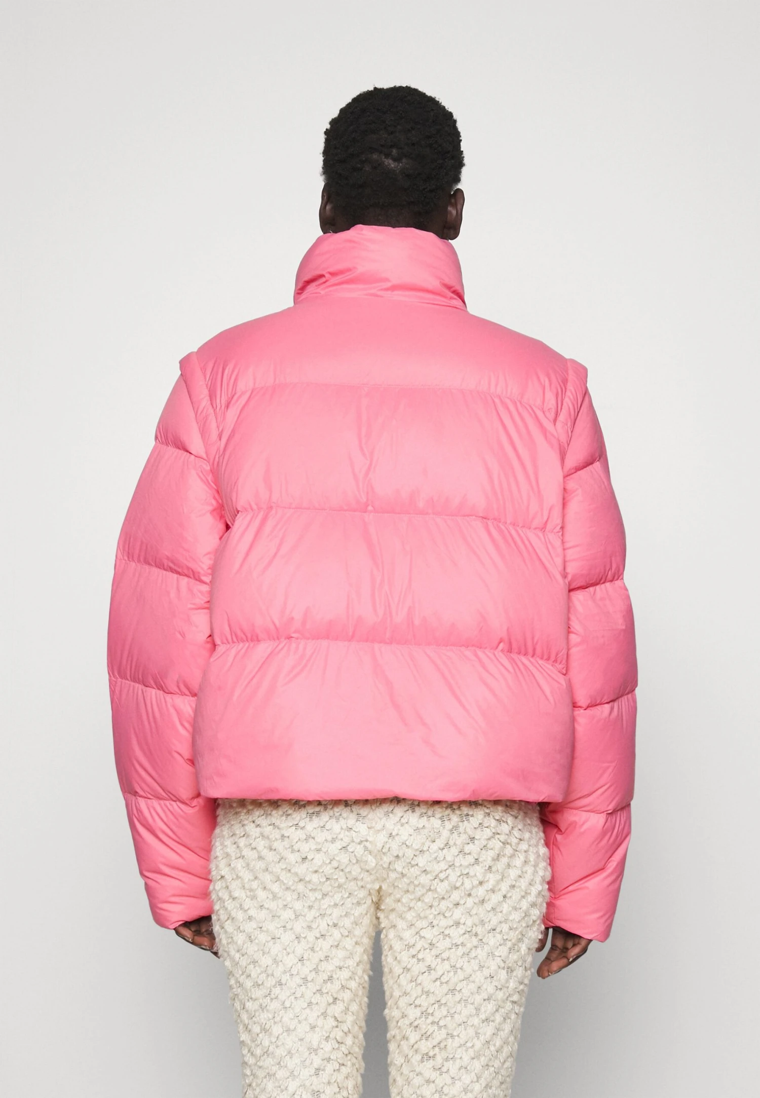 Holzweiler Mads Short Puffer - Gewatteerde Jas - Pink 3 Holzweiler Mads Short Puffer - Gewatteerde Jas - Pink - Afbeelding 3