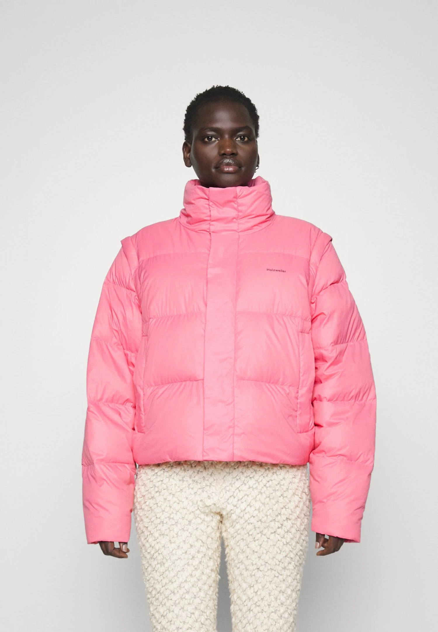 Holzweiler Mads Short Puffer - Gewatteerde Jas - Pink 1 Holzweiler Mads Short Puffer - Gewatteerde Jas - Pink