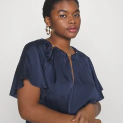 MICHAEL Michael Kors Chain Top - Blouse - Midnightblue 9 MICHAEL Michael Kors Chain Top - Blouse - Midnightblue -Aanbiedingen Mode Toon Winkel 905483191e4b439b859bb18014df38de scaled