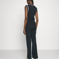 CLAUDIE PIERLOT Broek - Marine 8 CLAUDIE PIERLOT Broek - Marine -Aanbiedingen Mode Toon Winkel 910bedb38906421ca83a44a7bcb9ec26 scaled