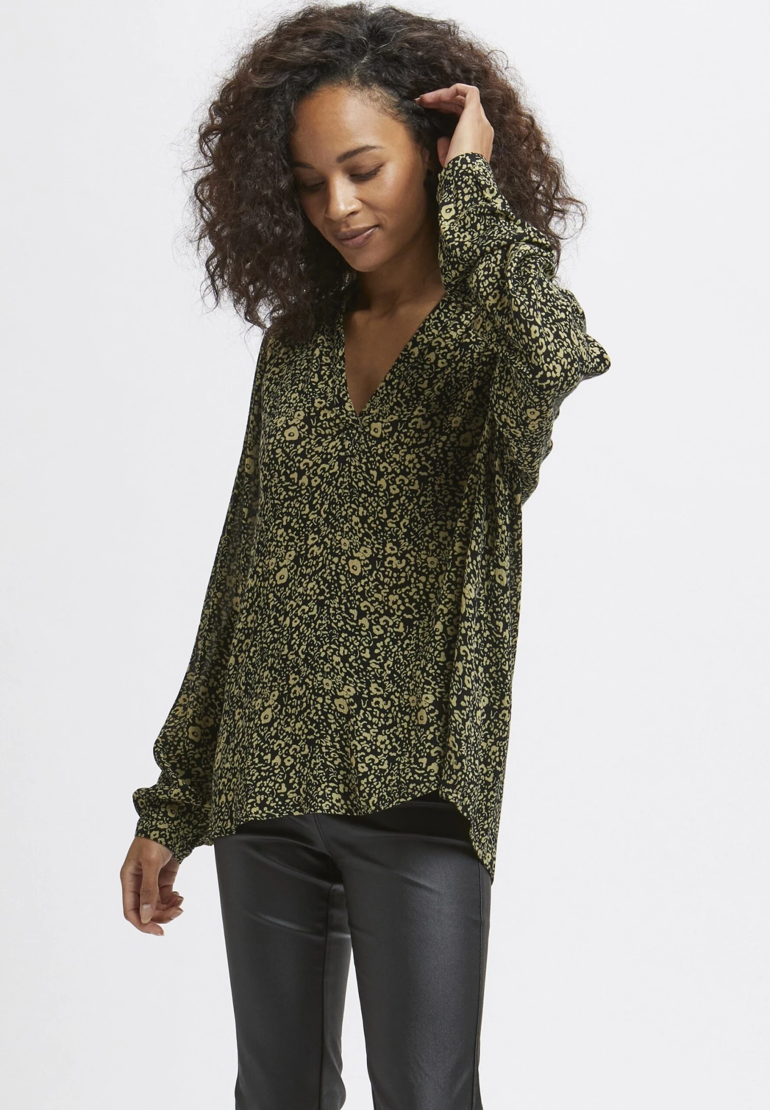 Kaffe Blouse - Black, Gren Leo Print 1 Kaffe Blouse - Black, Gren Leo Print