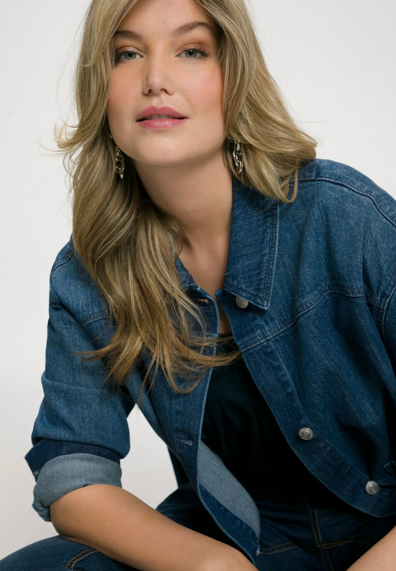 Ulla Popken Spijkerjas - Bluedenim 2 Ulla Popken Spijkerjas - Bluedenim - Afbeelding 2