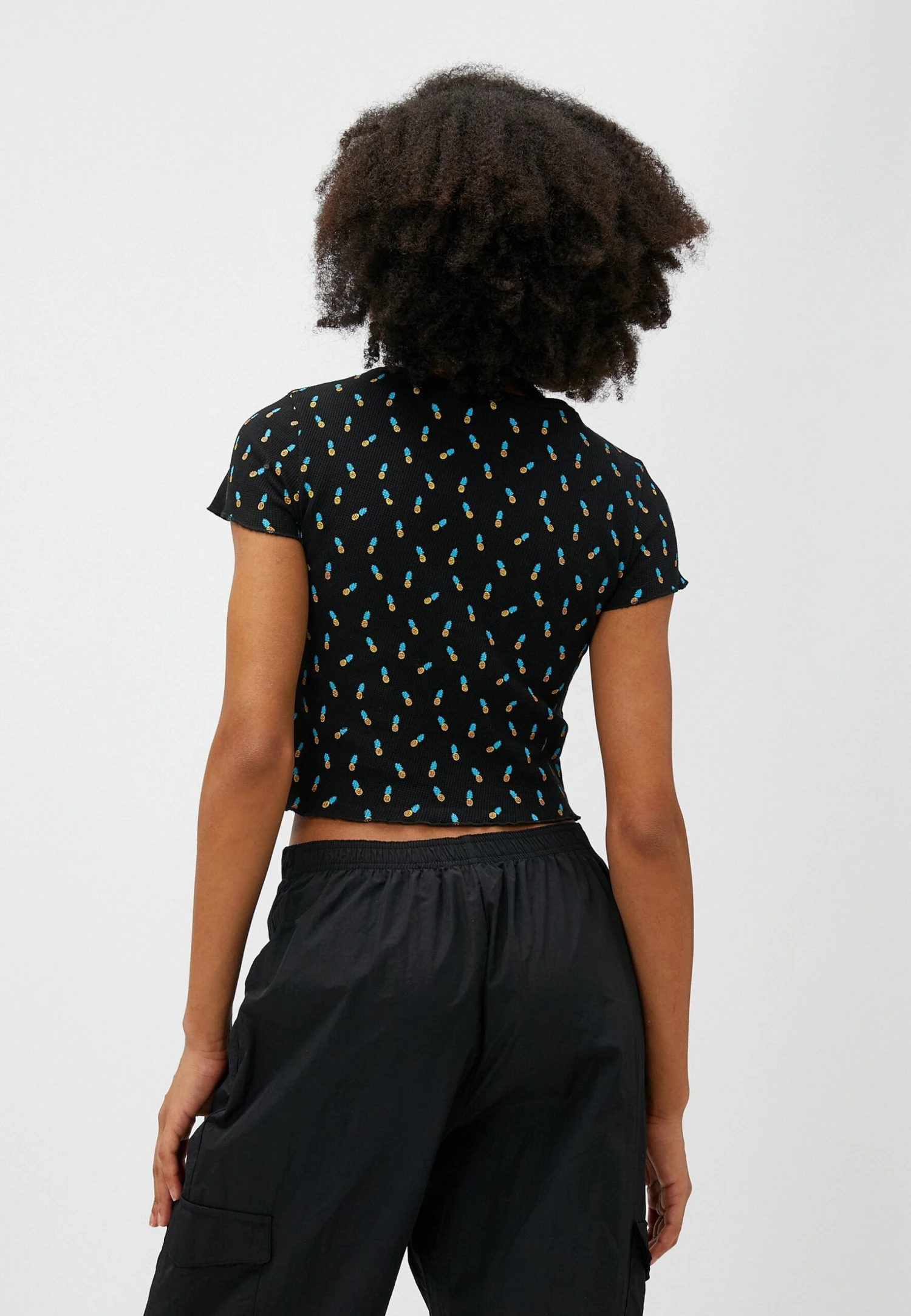 Koton Crew Neck Short Sleeve Crop- T-Shirt Print - Black 3 Koton Crew Neck Short Sleeve Crop- T-Shirt Print - Black - Afbeelding 3