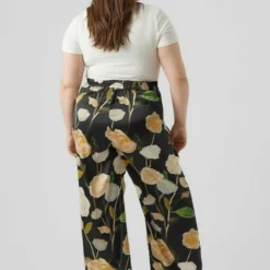 Vero Moda Curve - Broek - Black 7 Vero Moda Curve - Broek - Black -Aanbiedingen Mode Toon Winkel e3d5bedadc184442abe28b87d06936f7