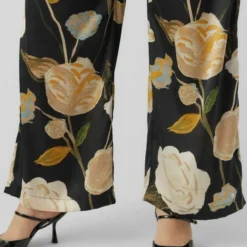 Vero Moda Curve - Broek - Black 8 Vero Moda Curve - Broek - Black -Aanbiedingen Mode Toon Winkel efd312fdee45413e8885a04e37621393